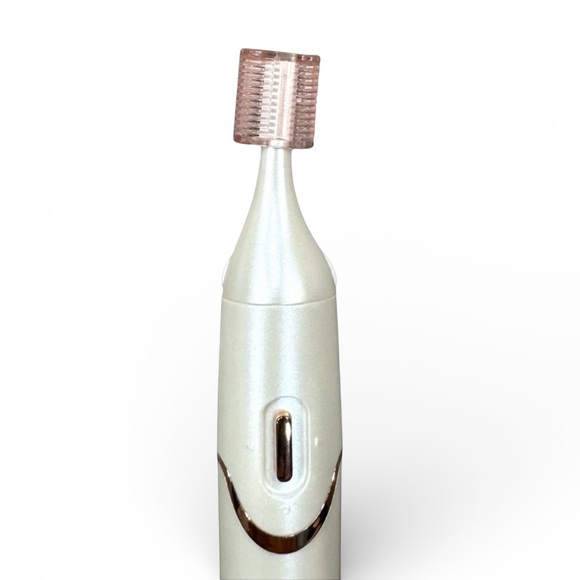 Remington Facial Care Kit Epilator & Massage Roller - Picture 4 of 8